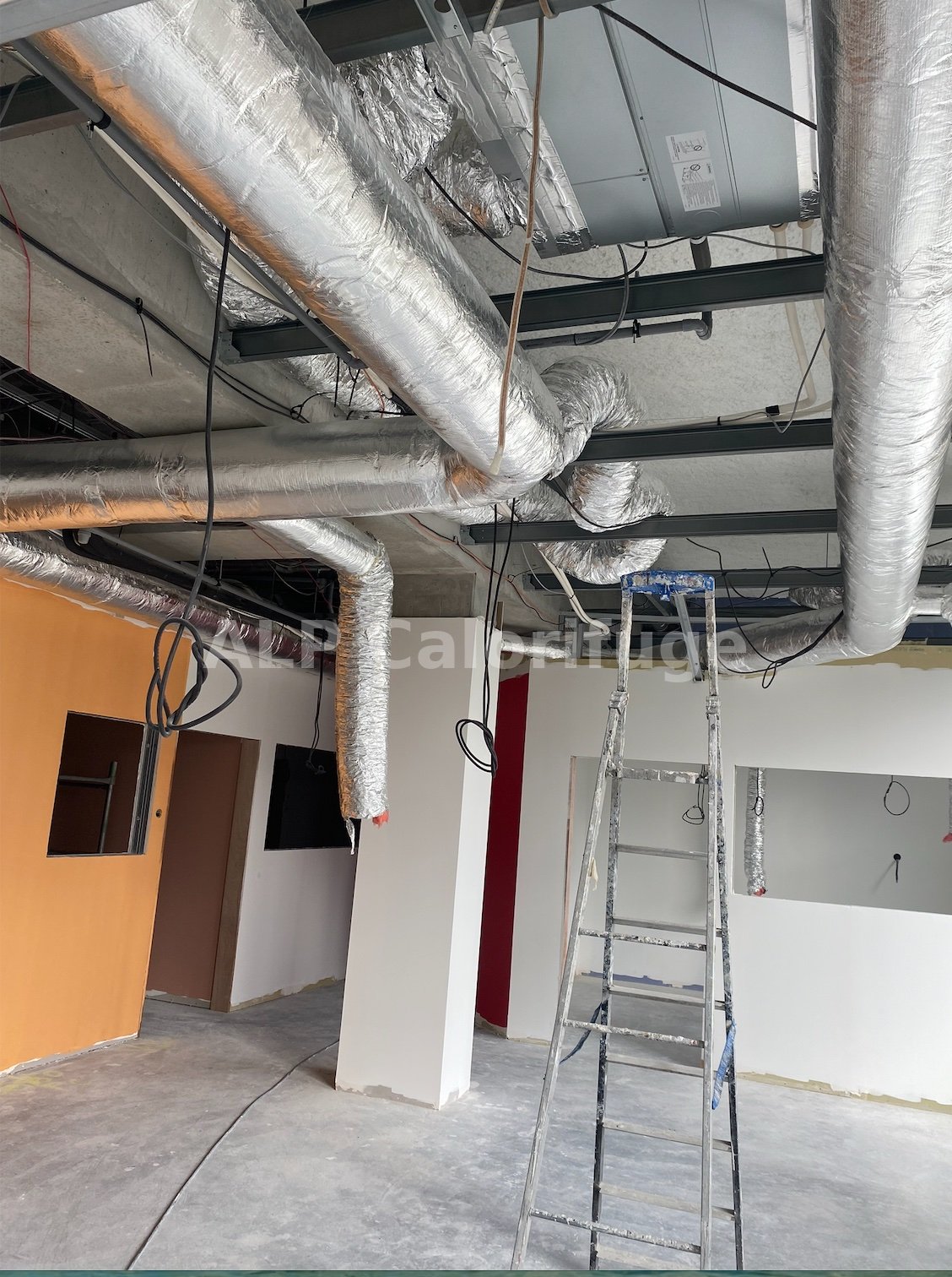 Calorifuge gaines circulaires finition alu structure métallique