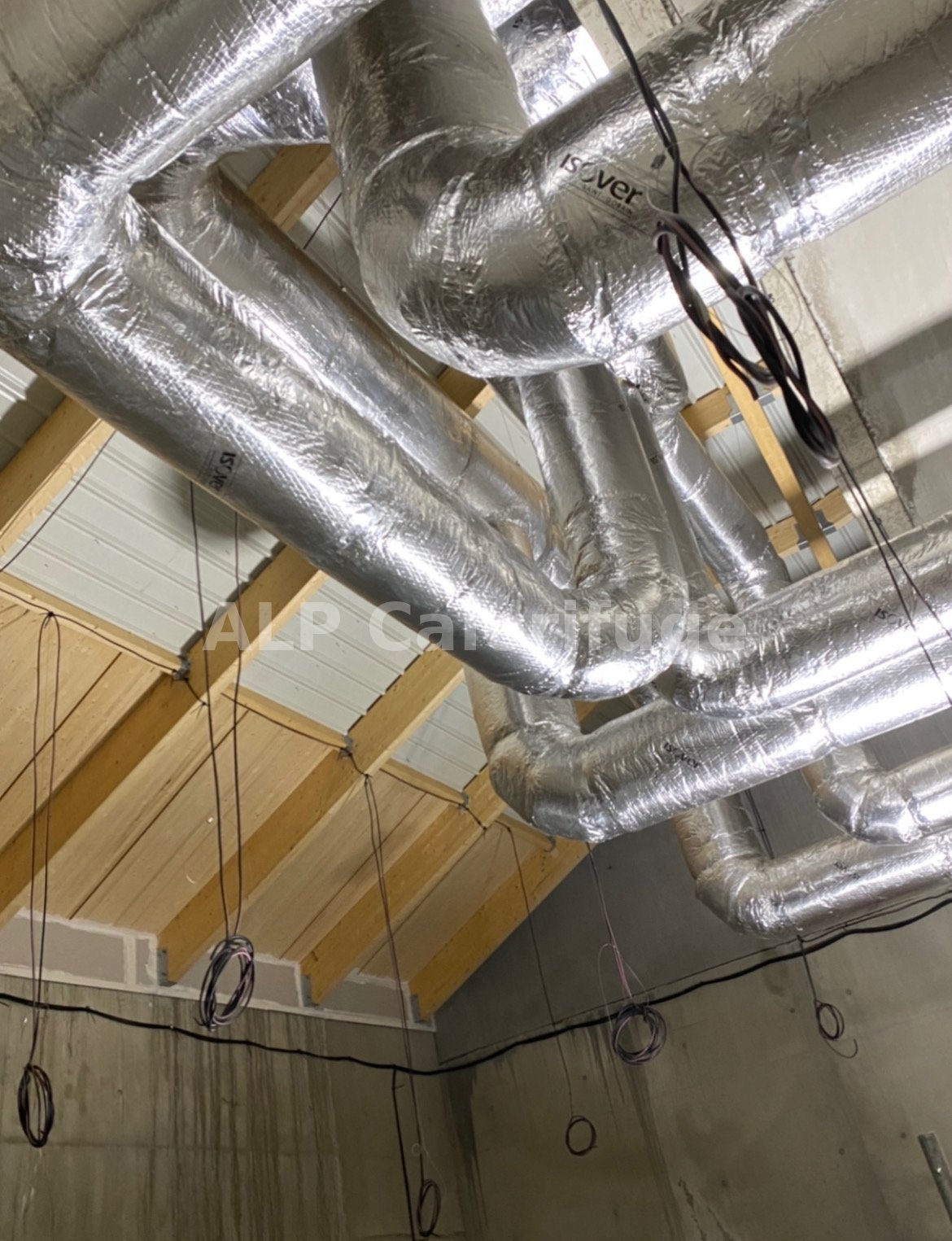 Calorifuge gaines mixtes rectangulaires circulaires finition alu couloir