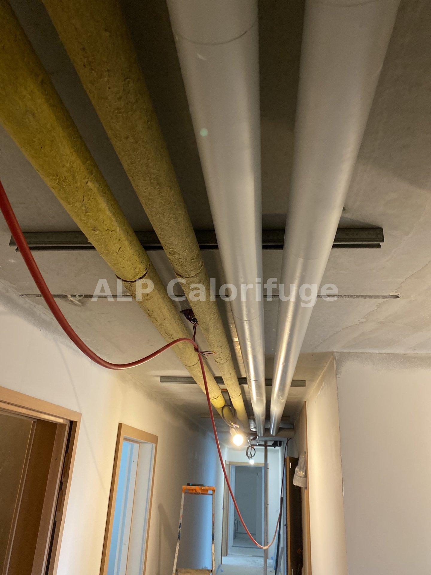 Calorifuge tuyauteries laine de roche avant finition